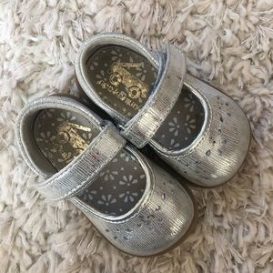 See Kao Run Size 4 silver